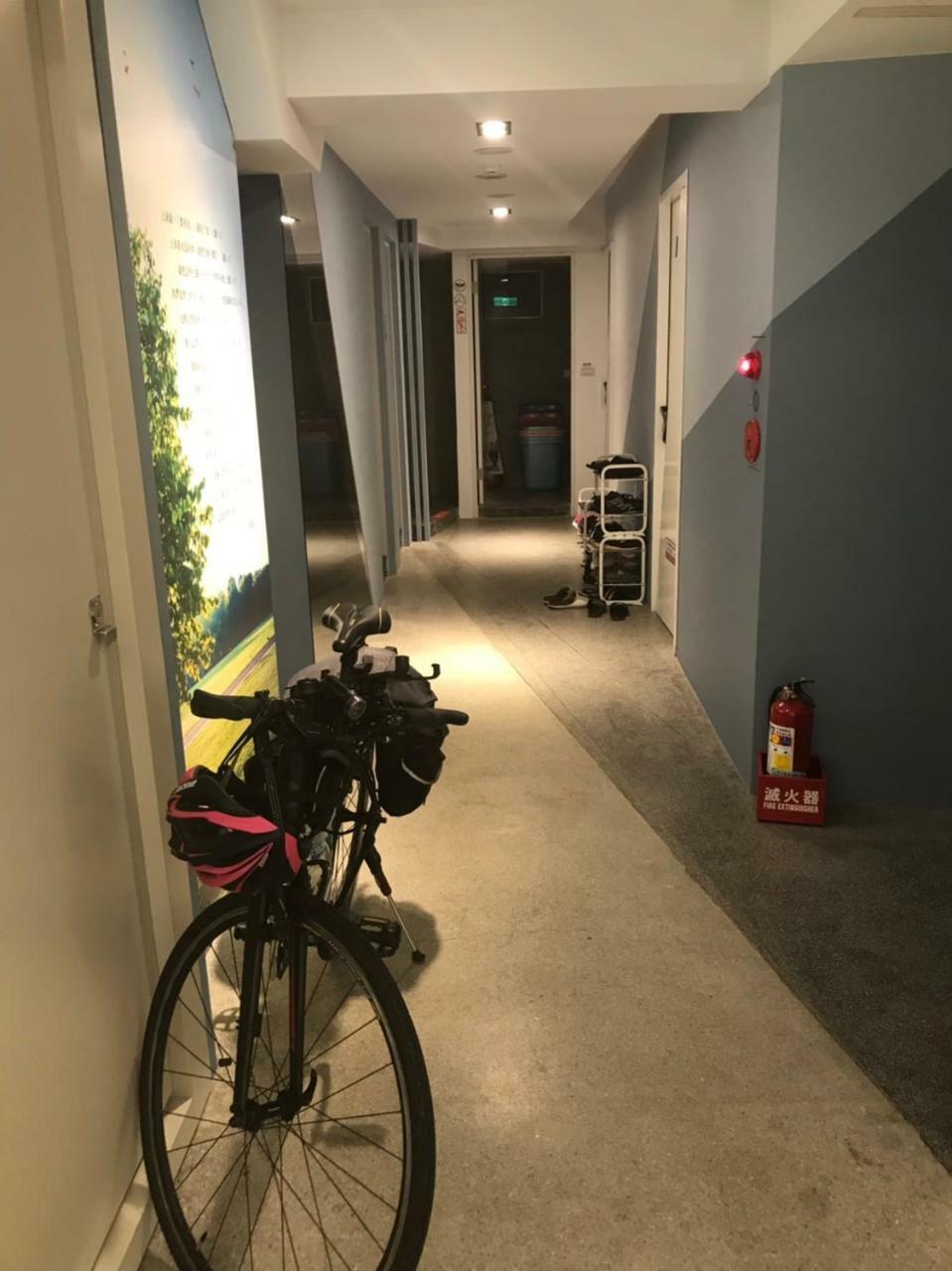 Light Inn Кийлунг Екстериор снимка