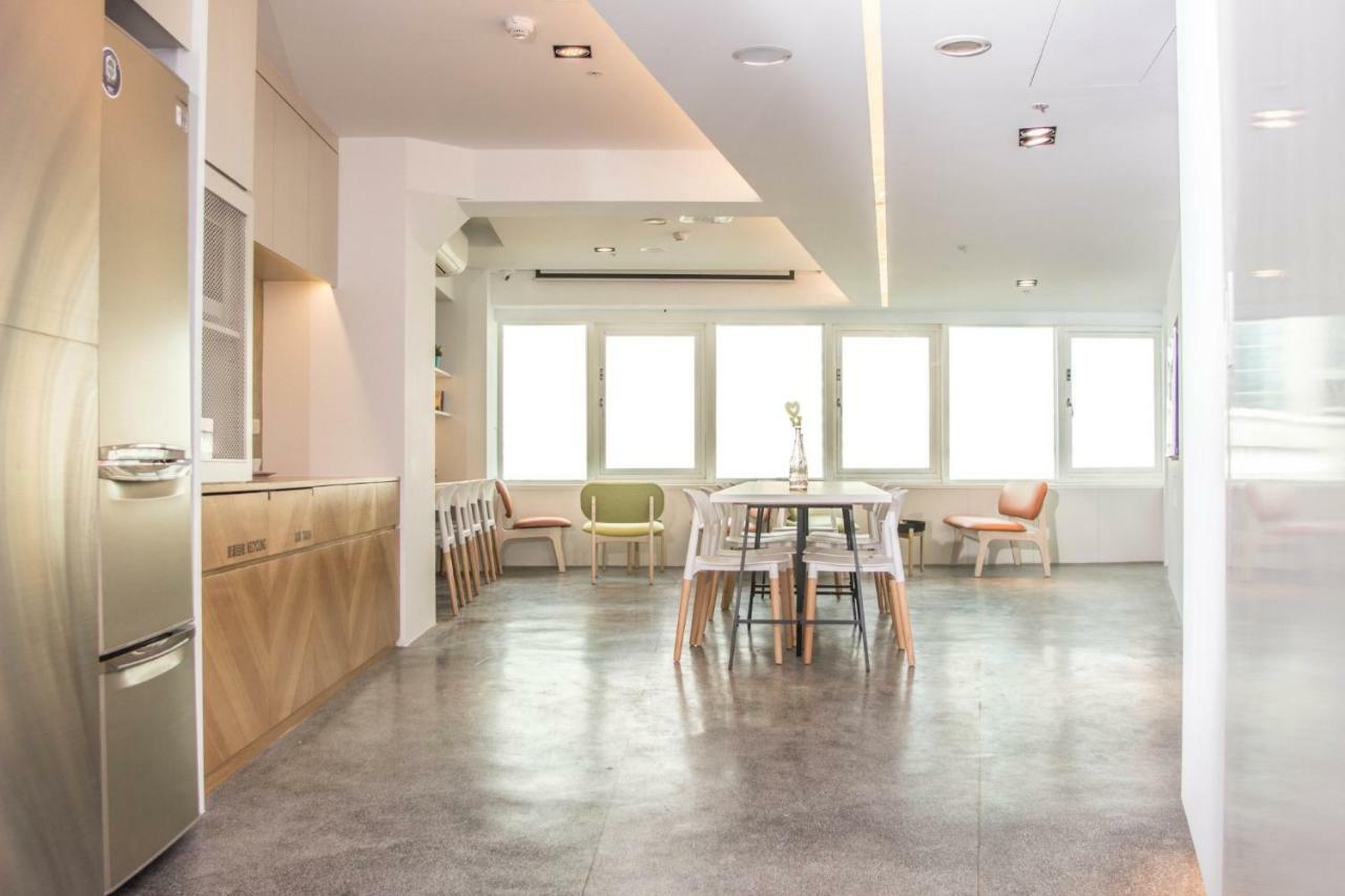 Light Inn Кийлунг Екстериор снимка